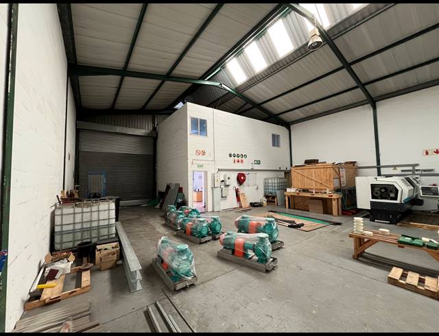 395M² WAREHOUSE TO LET IN KILLARNEY GARDENS